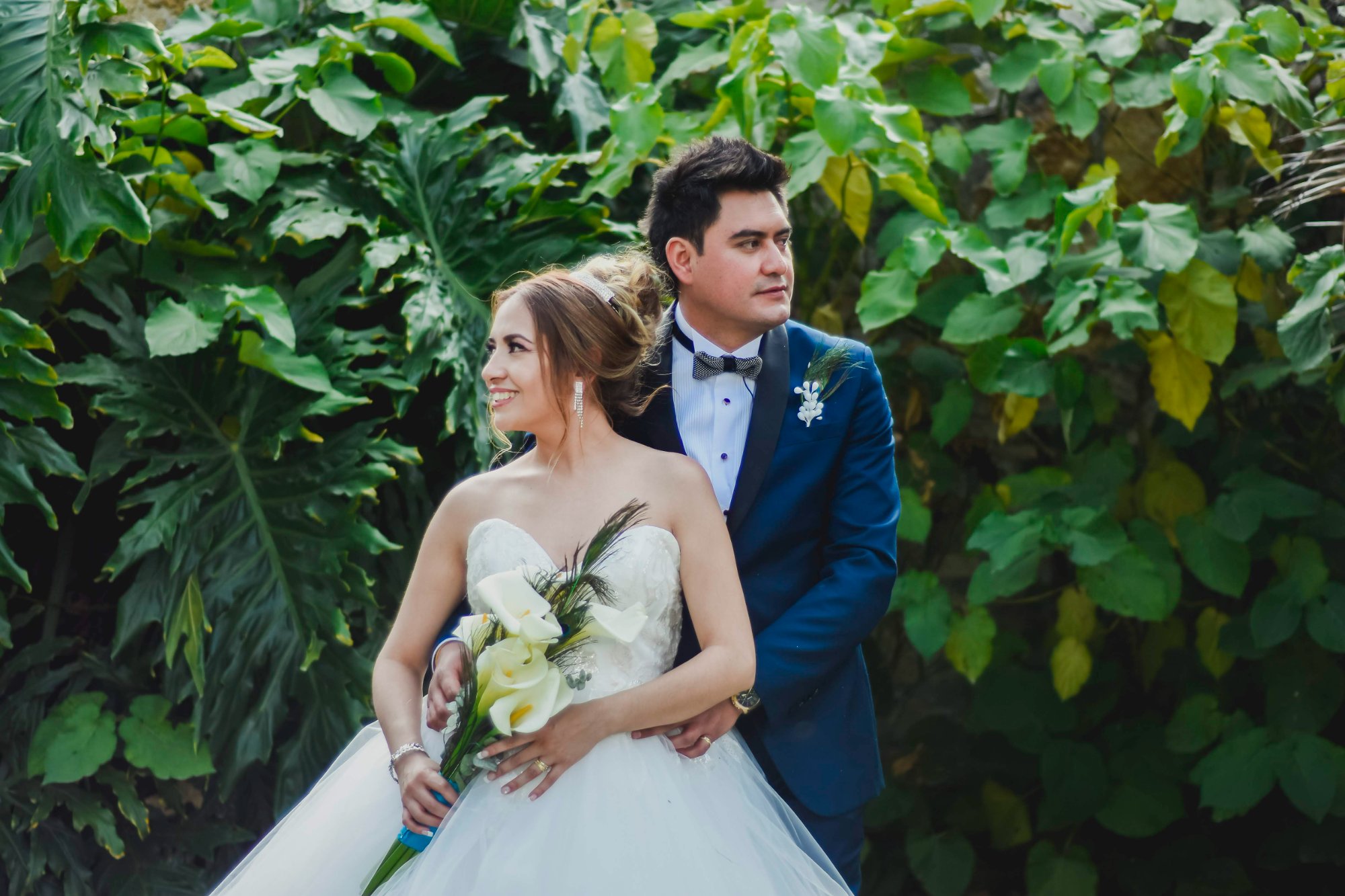 Sesión de pareja en jardín